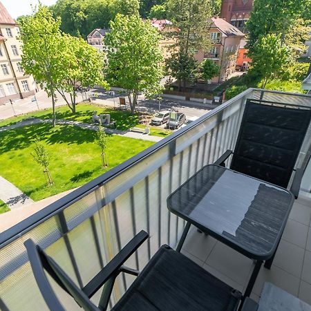 Seaside Breeze Stylish Apartment Balcony & Parking By Noclegi Renters Miedzyzdroje Eksteriør billede