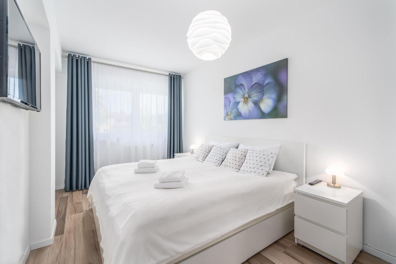 Seaside Breeze Stylish Apartment Balcony & Parking By Noclegi Renters Miedzyzdroje Eksteriør billede
